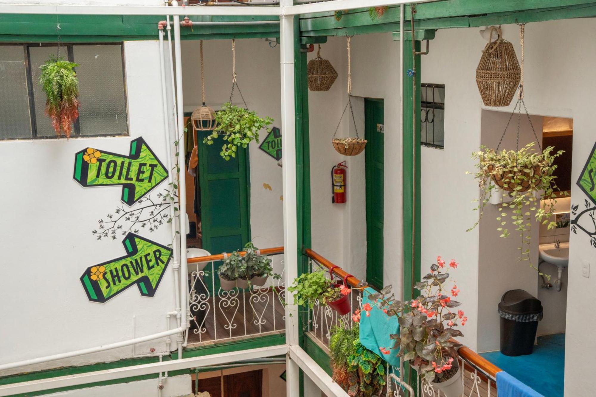 The Secret Garden Hostel Quito Exterior photo